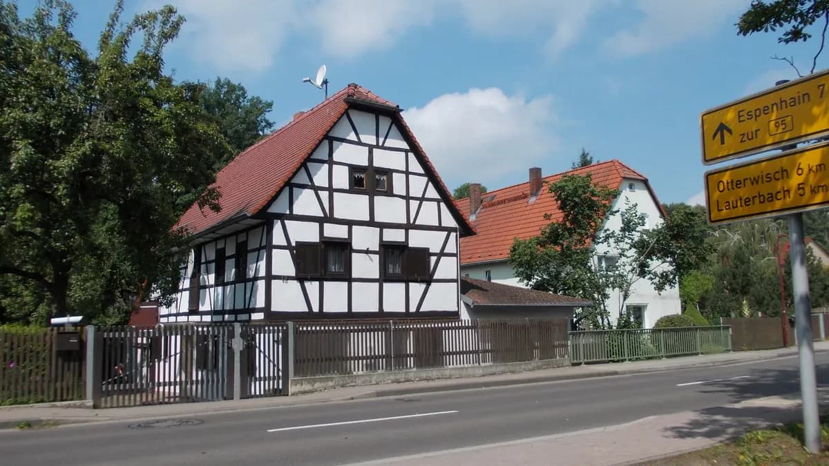 Fachwerkhaus an der Ortsdurchfahrt in Kitzscher